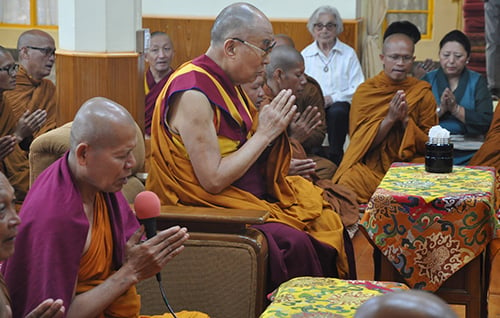 ༸གོང་ས་༸སྐྱབས་མགོན་ཆེན་པོ་མཆོག་ས་ག་ཟླ་བའི་ཚེས་བཅོ་ལྔའི་ཉིན་གསང་བ་འདུས ...