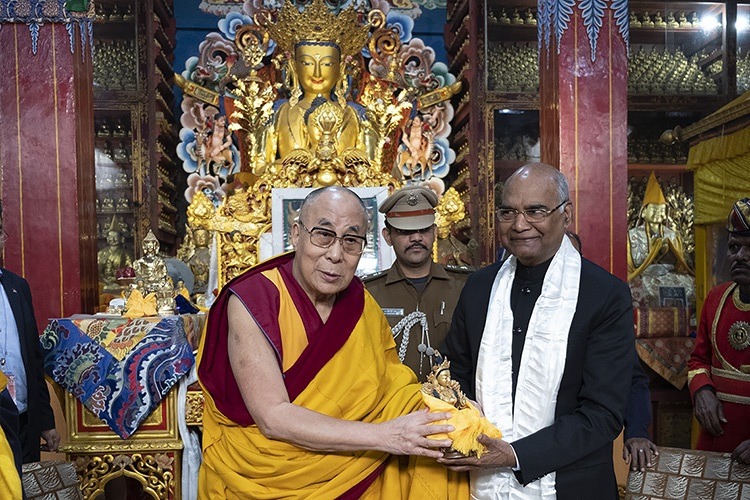 སྤྱི་ནོར་༸གོང་ས་༸སྐྱབས་མགོན་ཆེན་པོ་མཆོག་གིས་རྒྱ་གར་གྱི་སྲིད་འཛིན་མཆོག་ལ ...