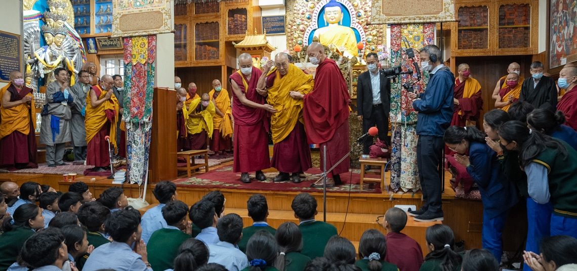 སྤྱི་ནོར་༸གོང་ས་༸སྐྱབས་མགོན་ཆེན་པོ་མཆོག་གིས་བོད་རིགས་ན་གཞོན་རྣམས་ལ་ནང ...